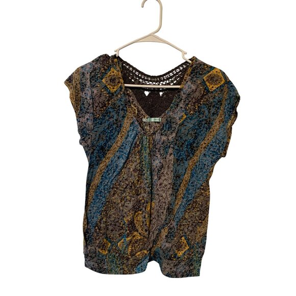 Maurices Womens Size XL Short Sleeve Cap Pullover VNeck Shirt Top Back Embellish - Picture 1 of 3